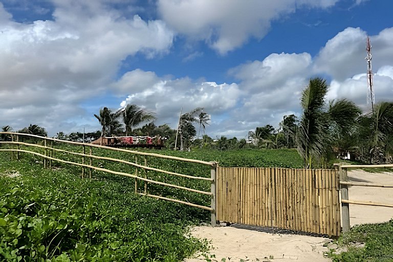 Casa Nossa Taiba onde familia e amigos vivem juntos.