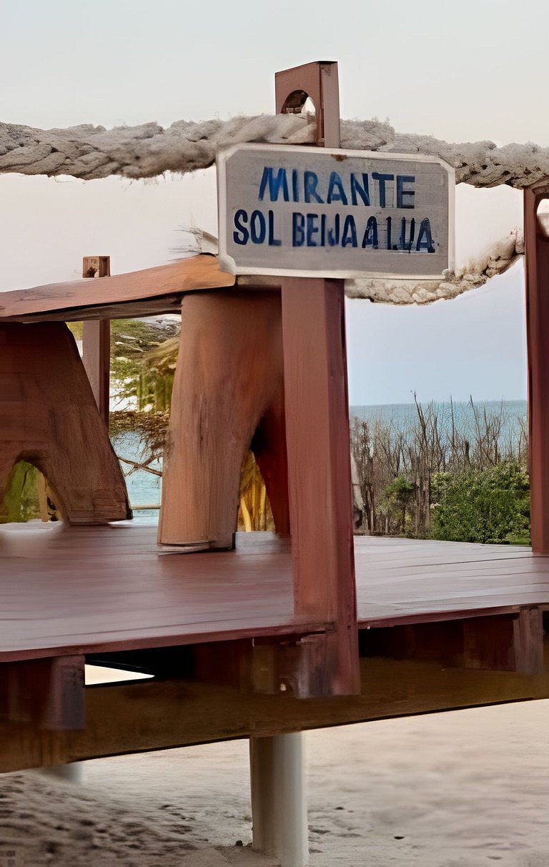 Casa Nossa Taiba onde familia e amigos vivem juntos.