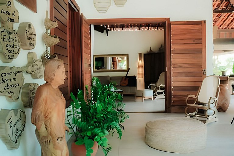 Casa Nossa Taiba onde familia e amigos vivem juntos.