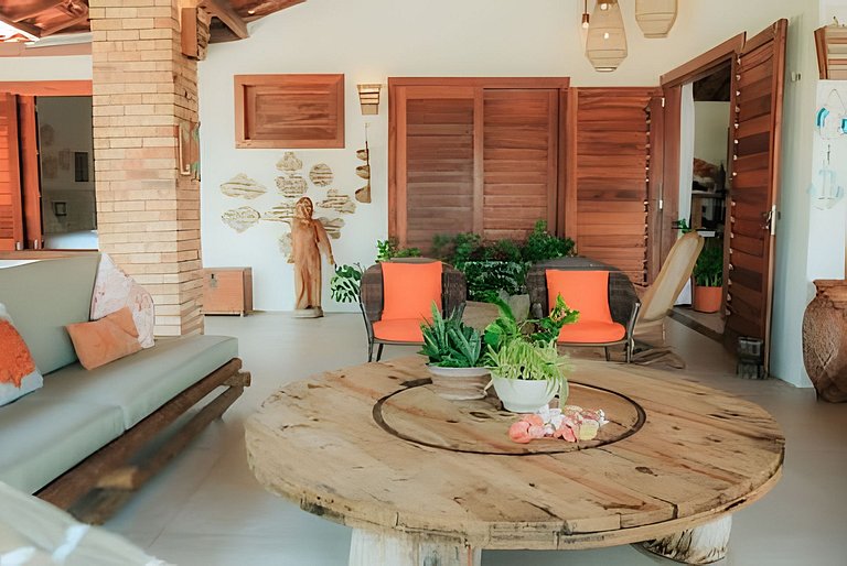 Casa Nossa Taiba onde familia e amigos vivem juntos.
