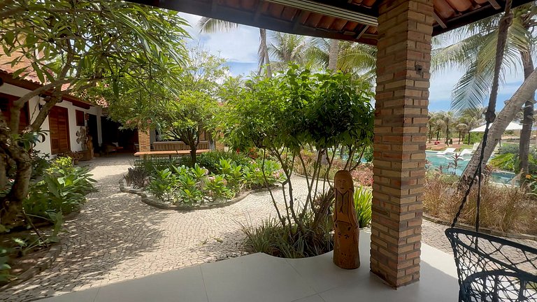 Casa Nossa Taiba onde familia e amigos vivem juntos.