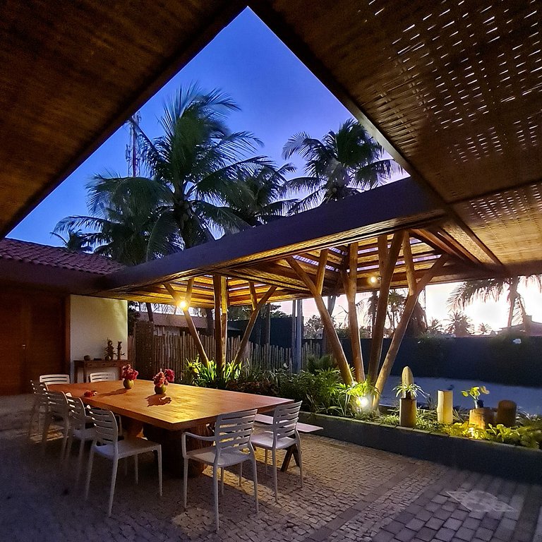 Casa Nossa Taiba onde familia e amigos vivem juntos.